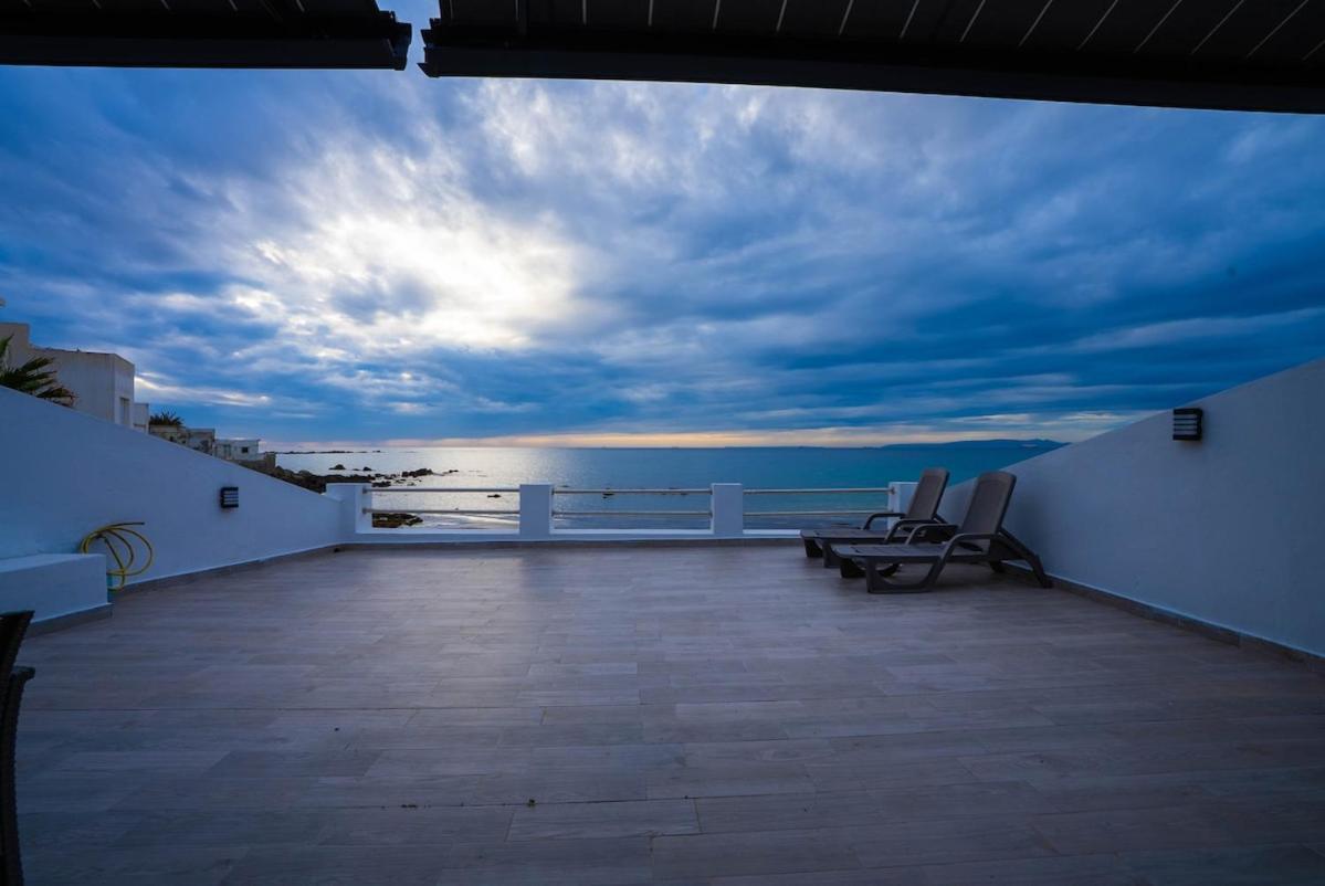 Luxurious Beachfront Playa Blanca Villa *